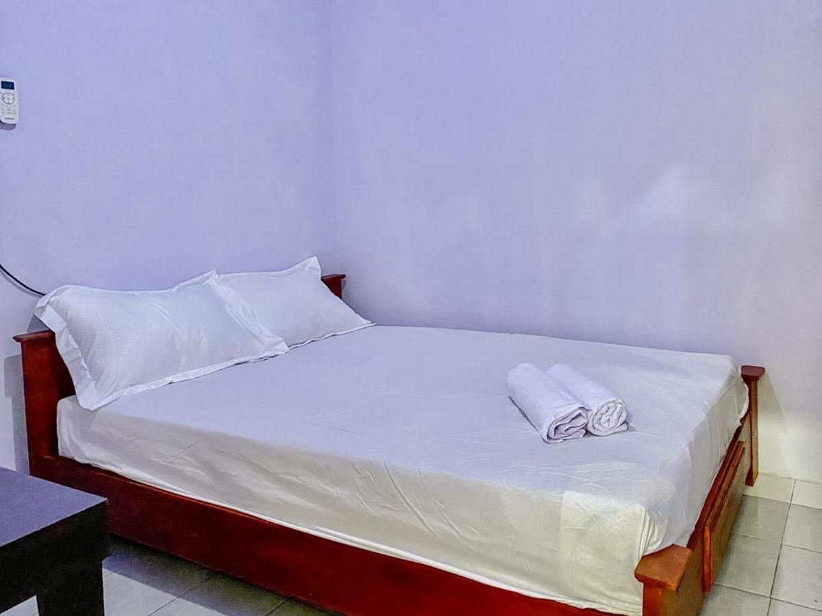 Griya Asri Syariah Mitra Reddoorz Hotell Rogojampi Exteriör bild