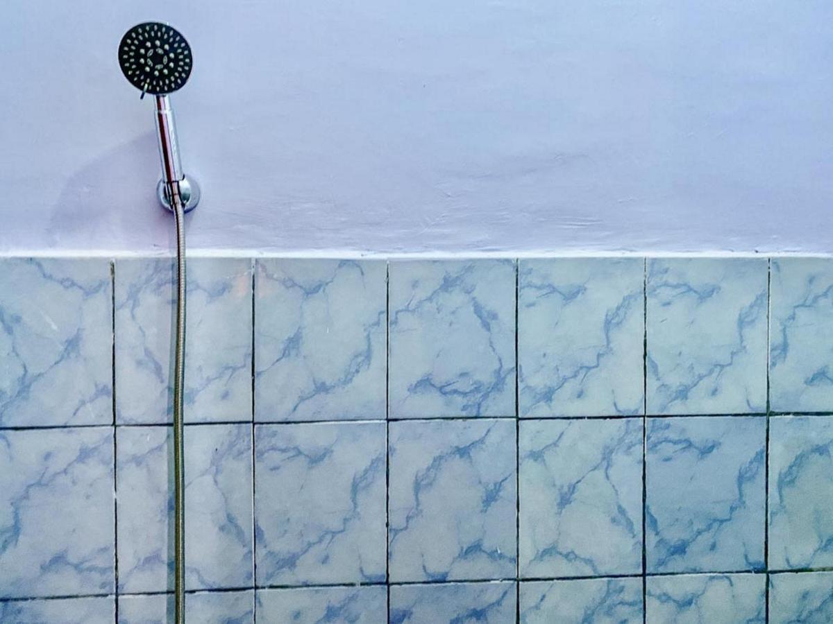 Griya Asri Syariah Mitra Reddoorz Hotell Rogojampi Exteriör bild