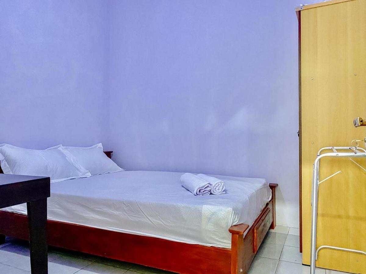Griya Asri Syariah Mitra Reddoorz Hotell Rogojampi Exteriör bild